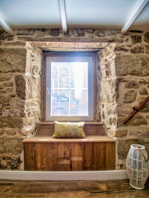 Knocker Cottage Is A 3 Bedroom Made Up Of 1 Double Bedroom And 2 Small Double Bedrooms In Small Village 10 Min To Beaches Camborne Exterior foto