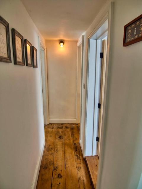 Knocker Cottage Is A 3 Bedroom Made Up Of 1 Double Bedroom And 2 Small Double Bedrooms In Small Village 10 Min To Beaches Camborne Exterior foto